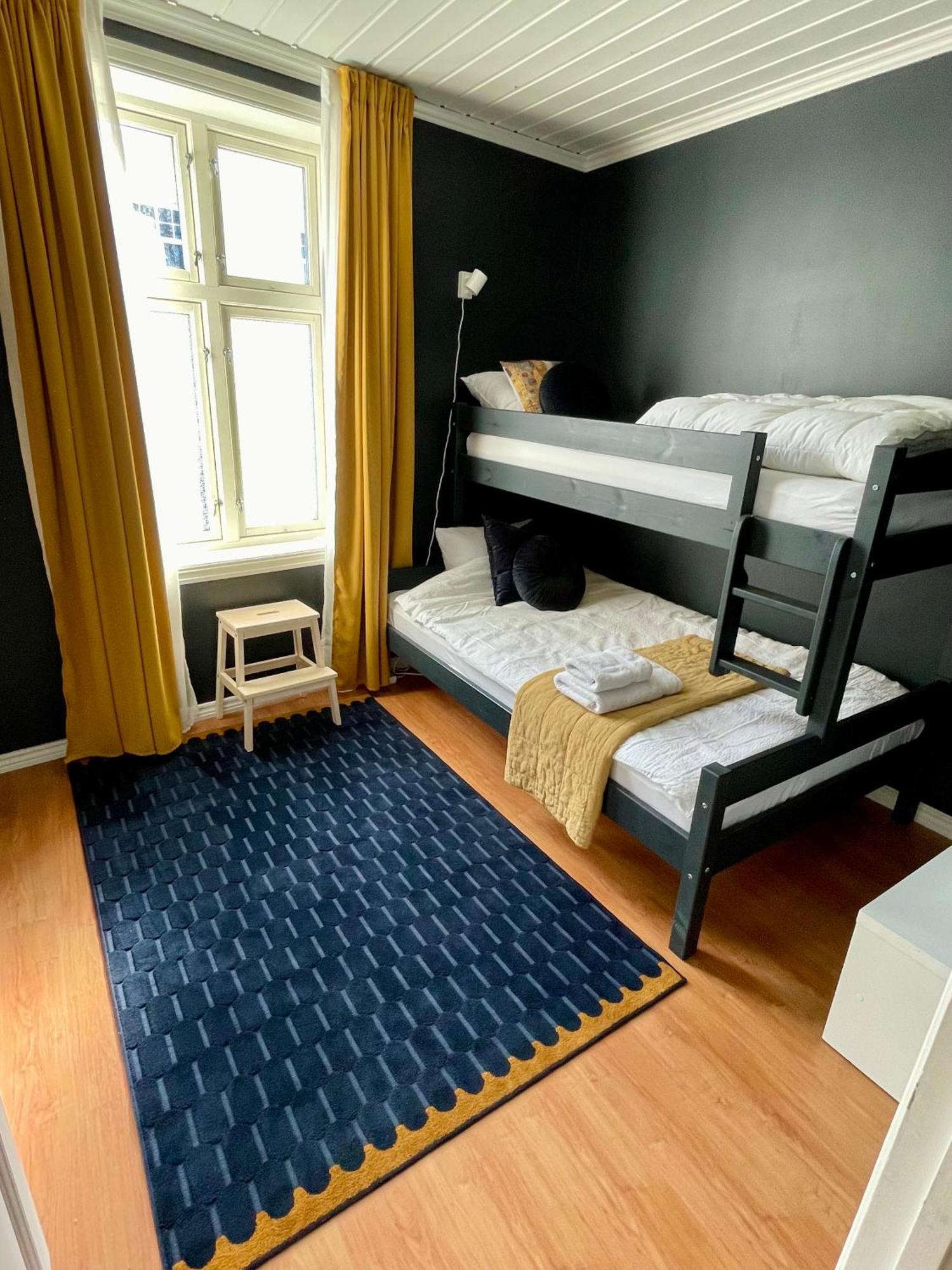 Sentral Og Fargerik Bygardsleilighet Halden Exterior foto