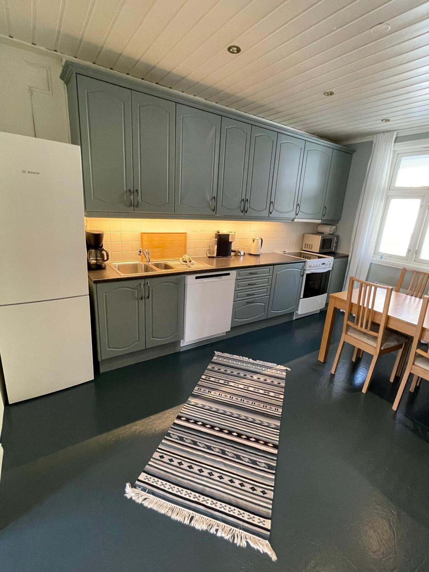 Sentral Og Fargerik Bygardsleilighet Halden Exterior foto